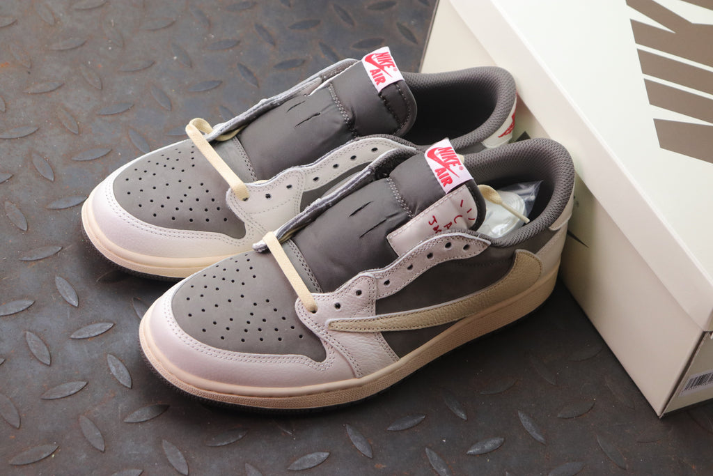 Air Jordan 1 Retro Low Travis Scott Reverse Mocha